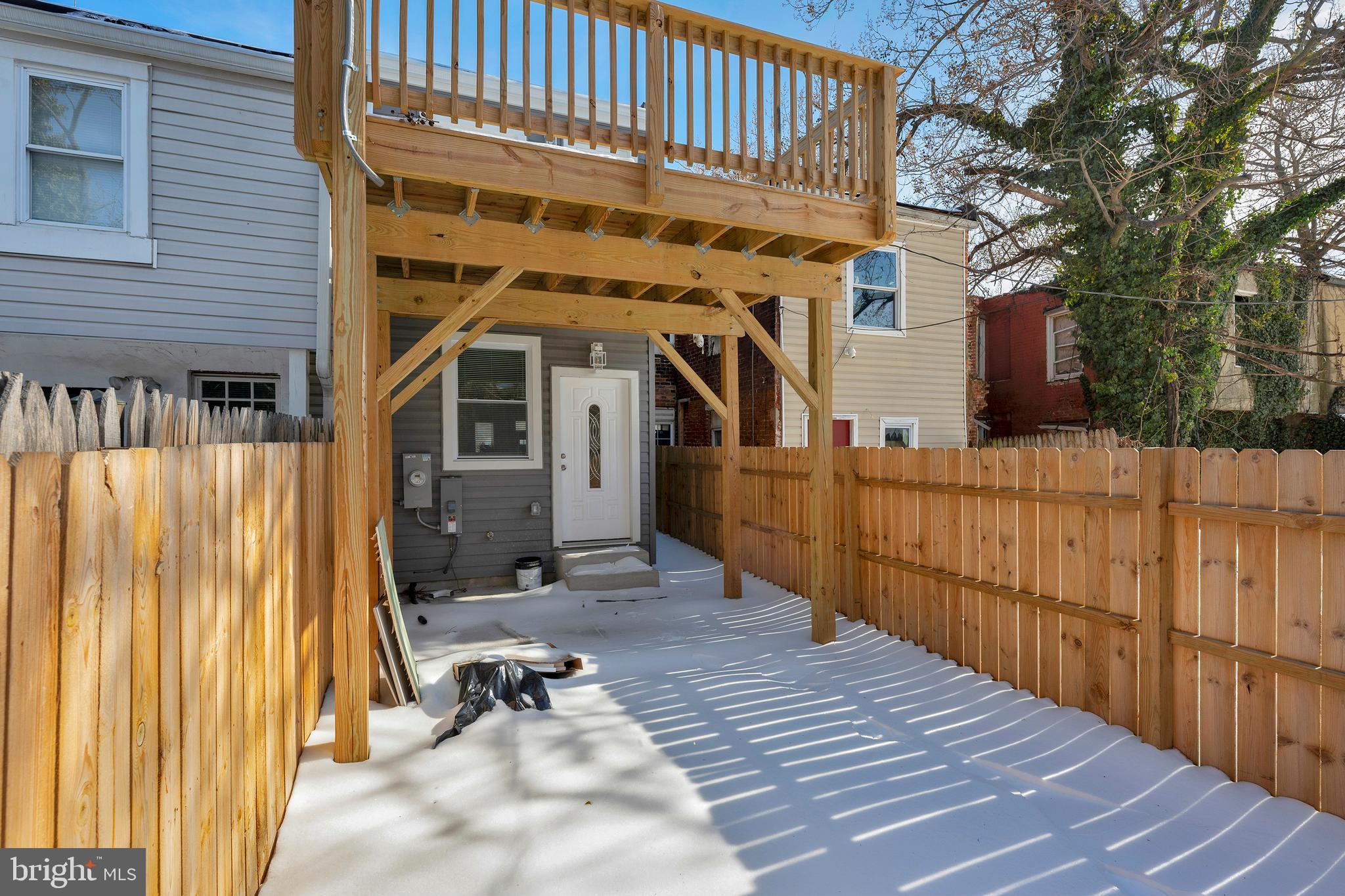 BROADWAY EAST - Residential