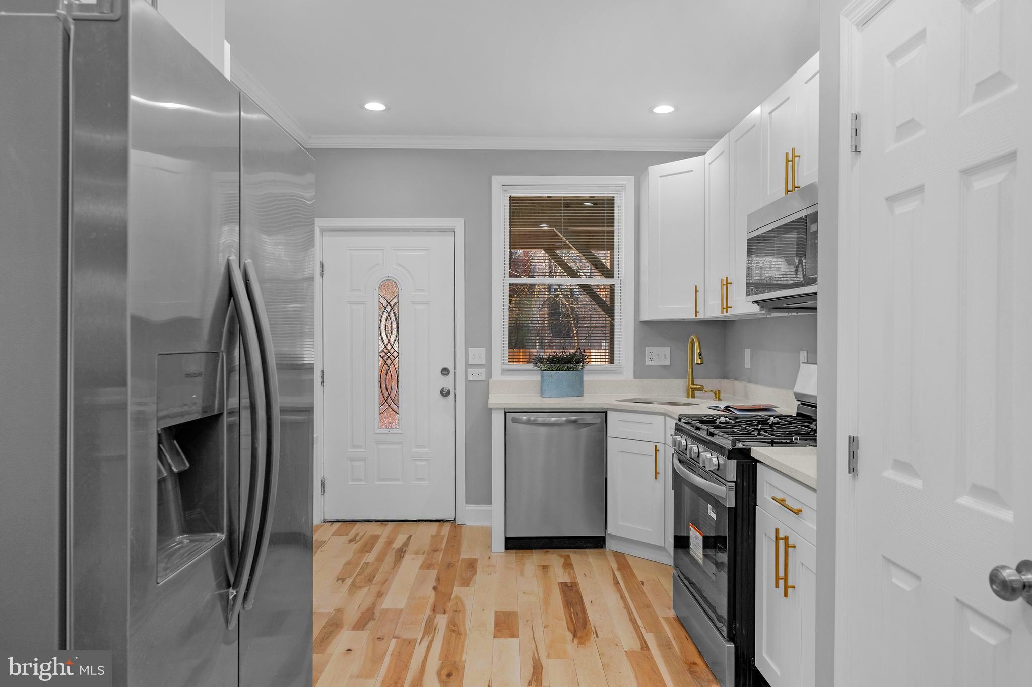 BROADWAY EAST - Residential