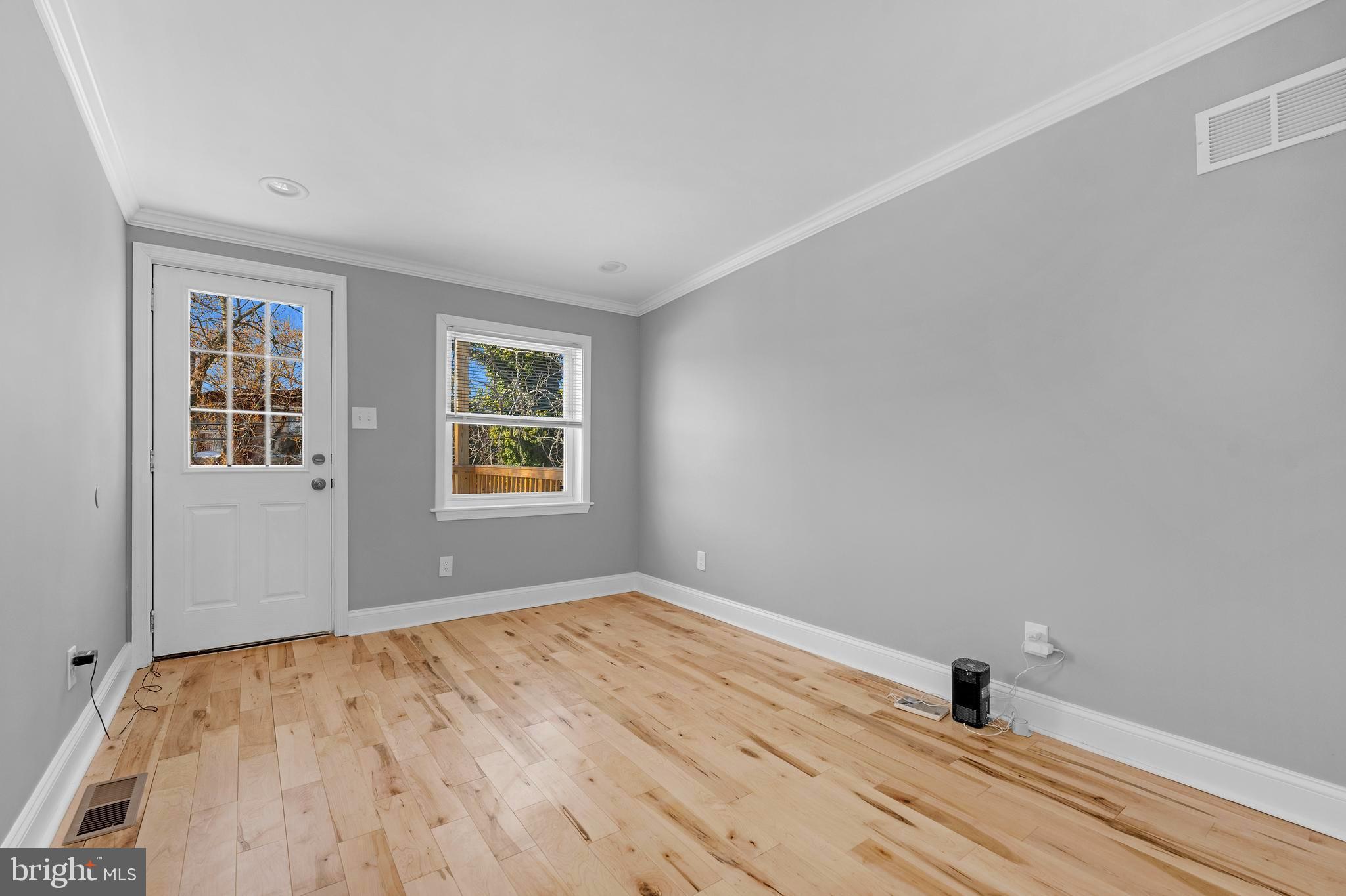 BROADWAY EAST - Residential