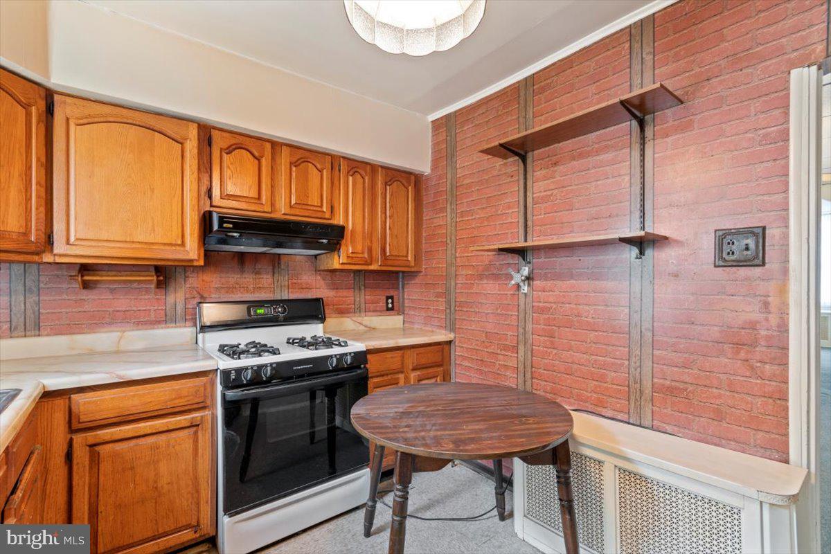 OLDE KENSINGTON - Residential