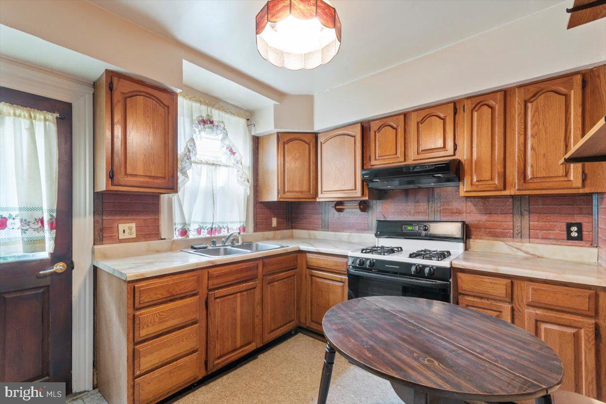 OLDE KENSINGTON - Residential