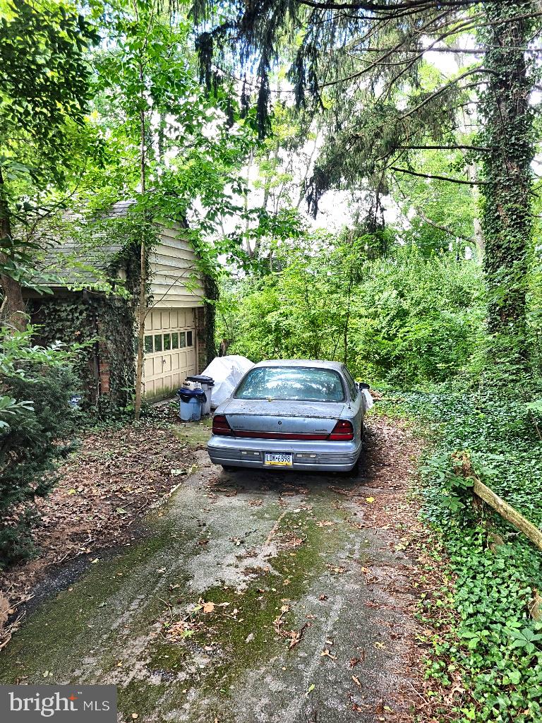 2161 W RIDGE DRIVE