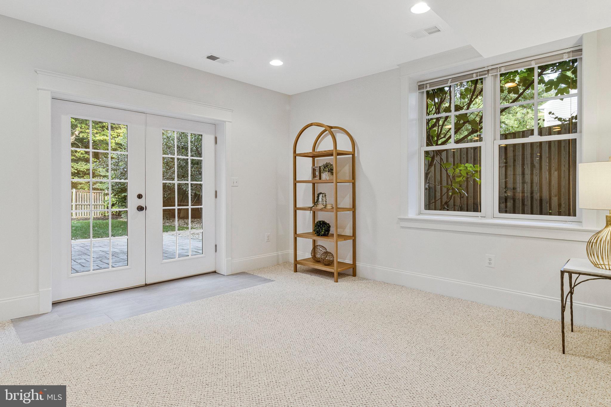 POPLAR HEIGHTS - Residential