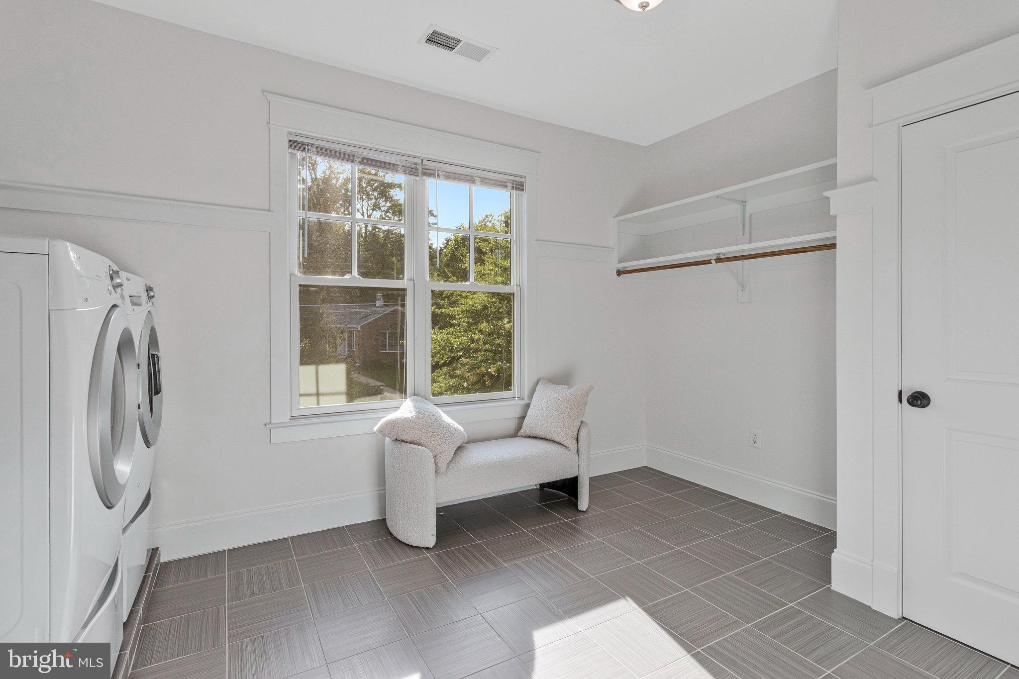 POPLAR HEIGHTS - Residential