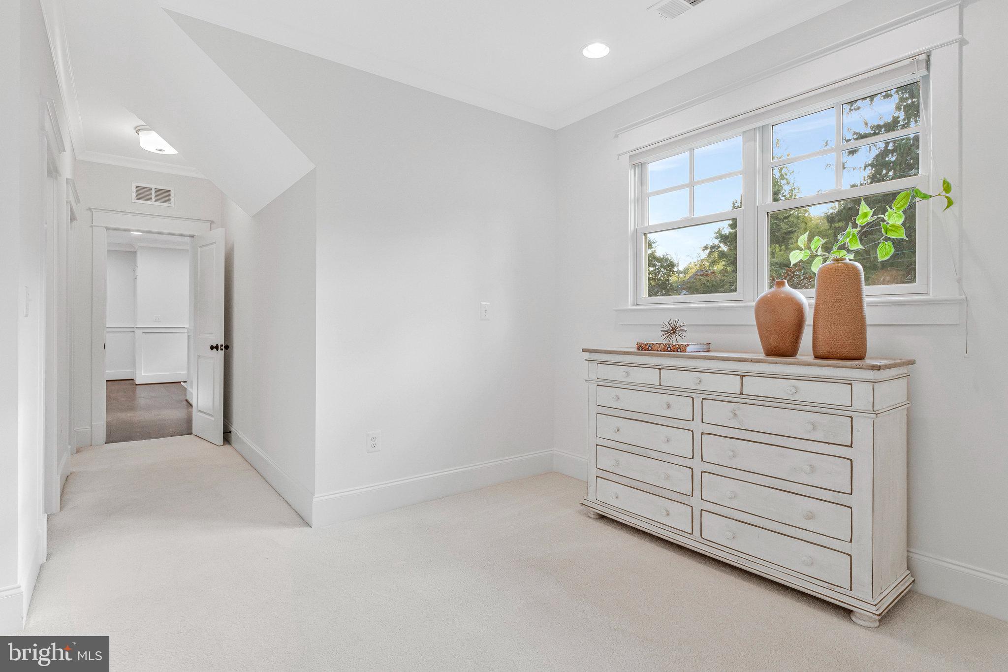 POPLAR HEIGHTS - Residential