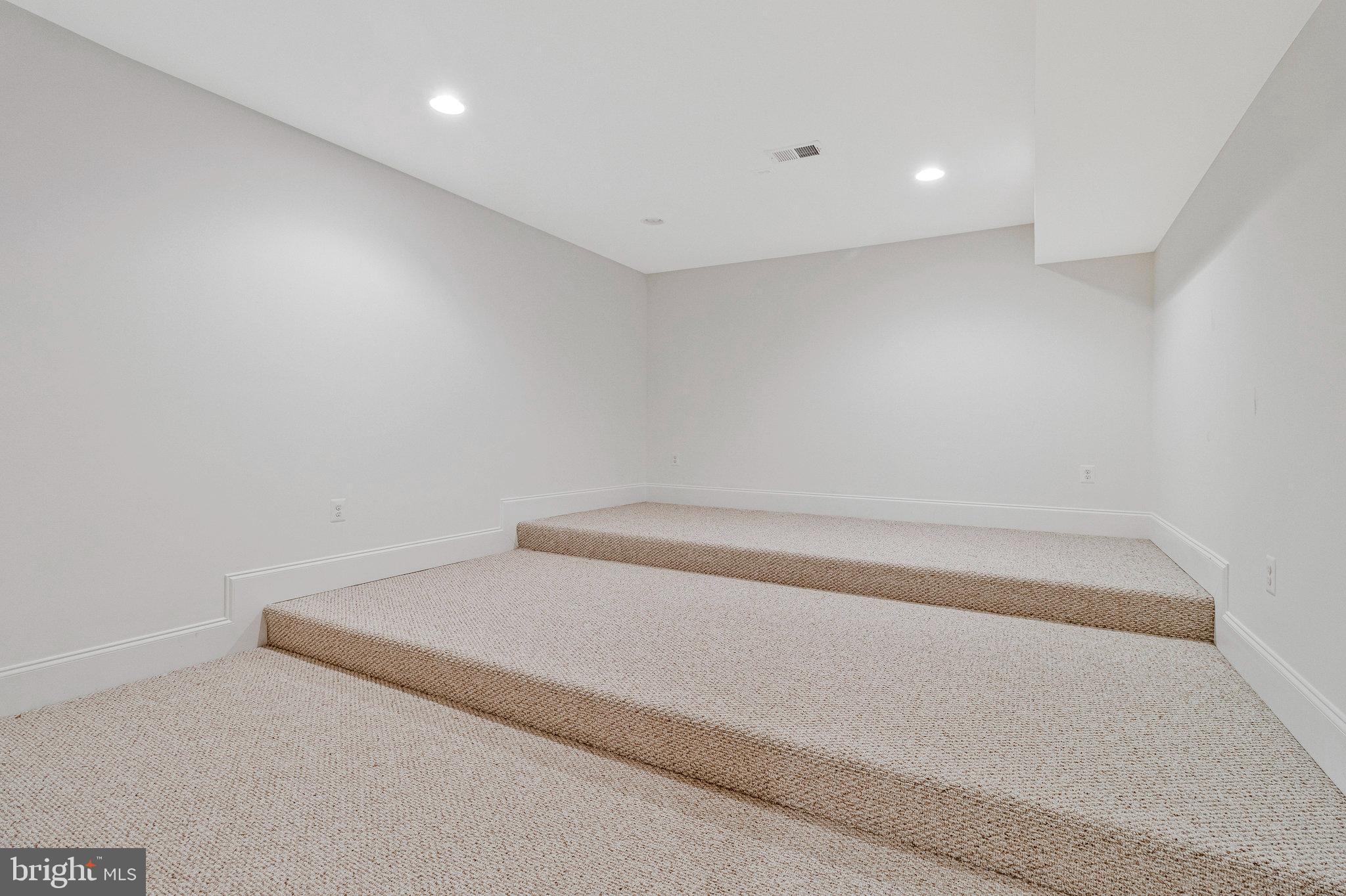 POPLAR HEIGHTS - Residential