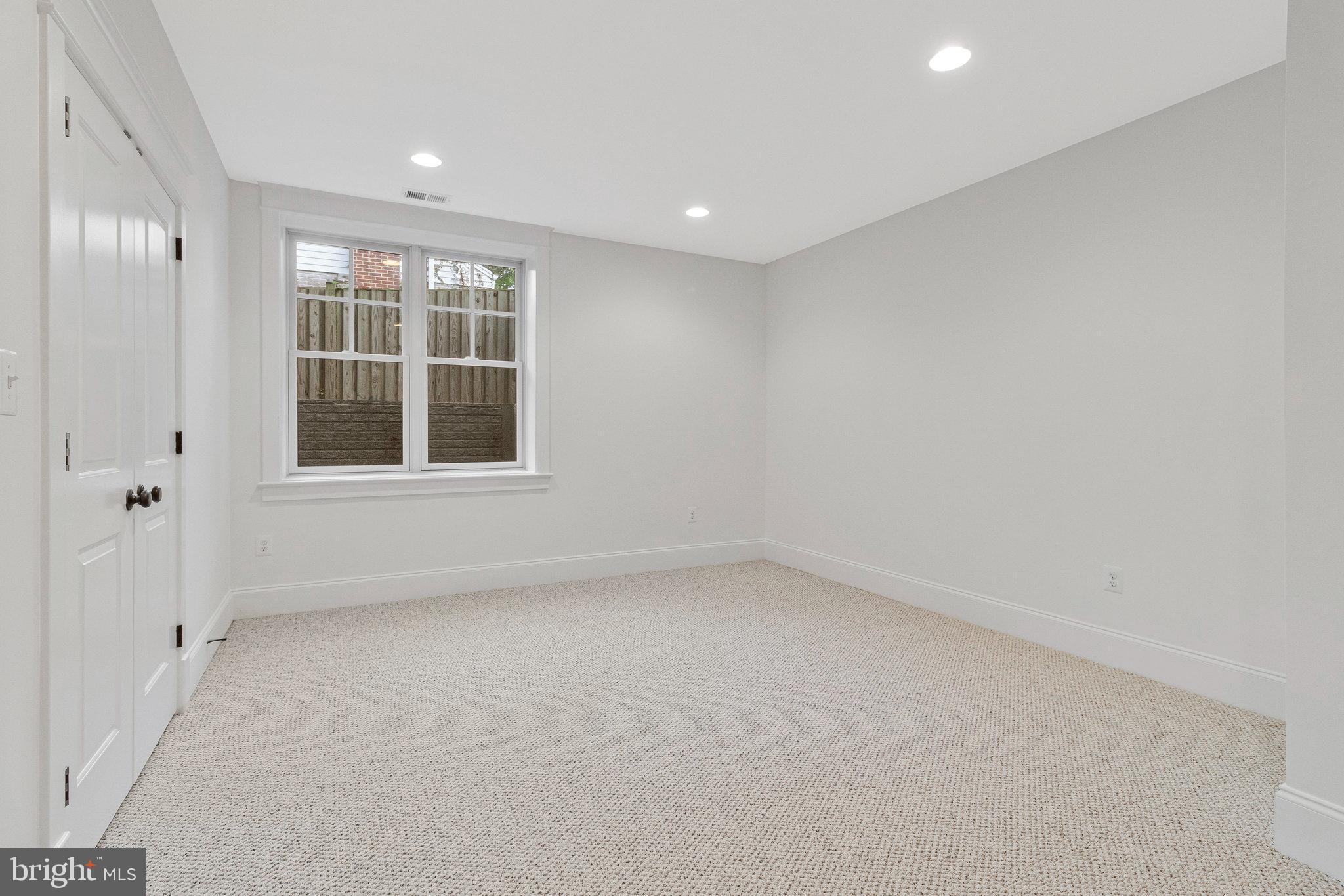 POPLAR HEIGHTS - Residential