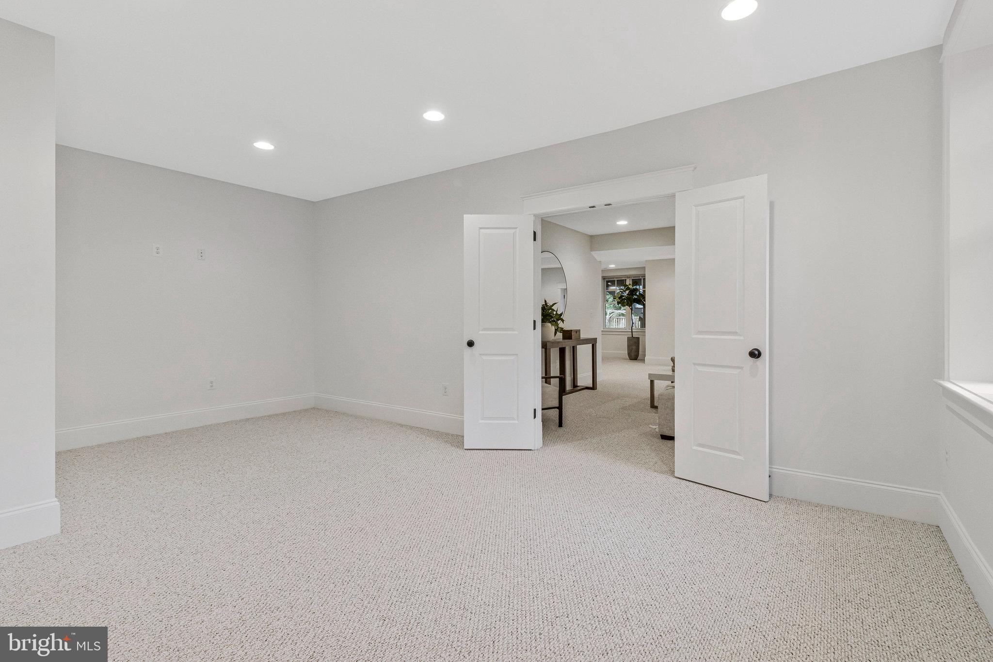 POPLAR HEIGHTS - Residential