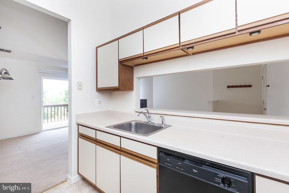 CROMWELL FOUNTAIN - Residential Lease