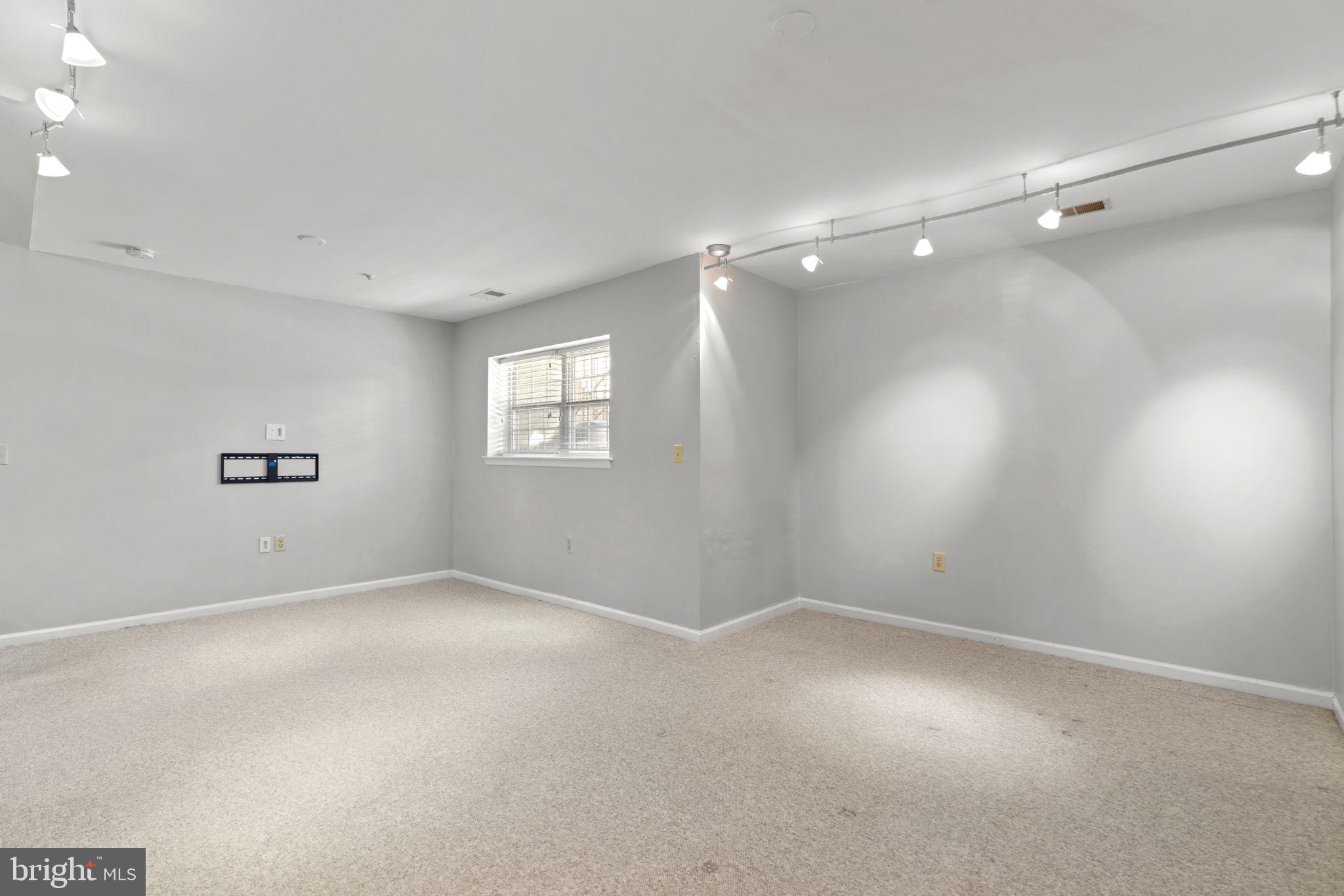 CROFTON VILLAGE - Residential