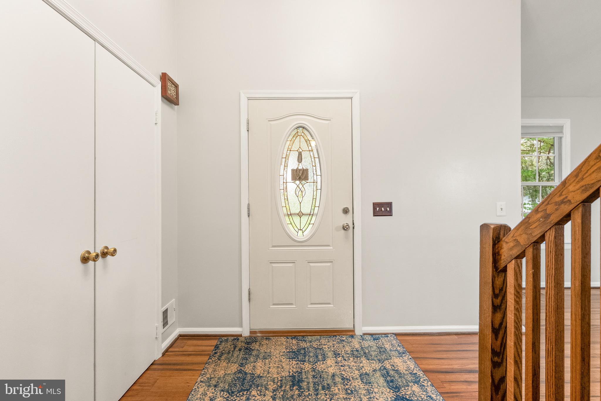 COUNTRY ROADS - Residential