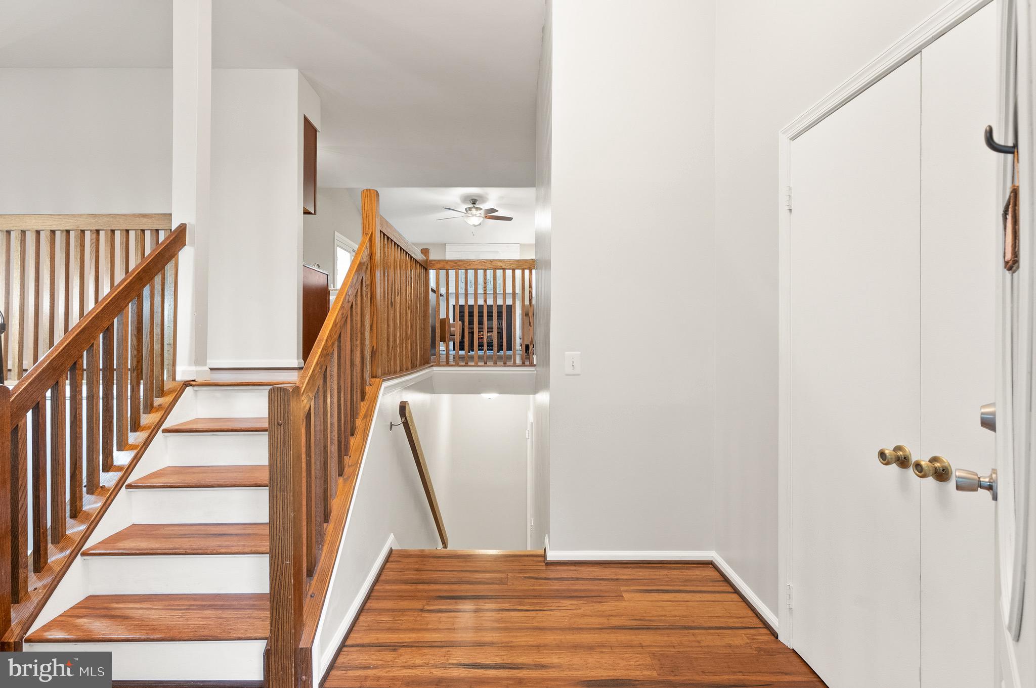 COUNTRY ROADS - Residential