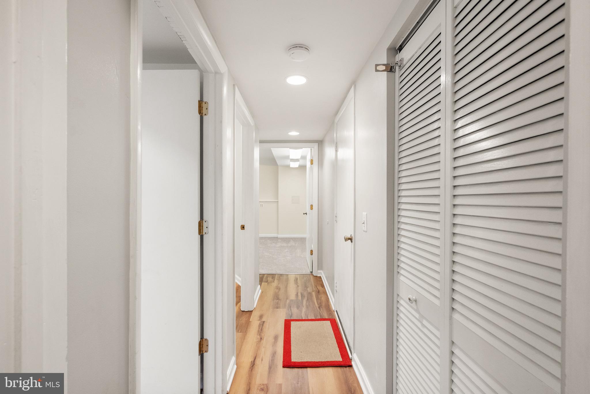 COUNTRY ROADS - Residential