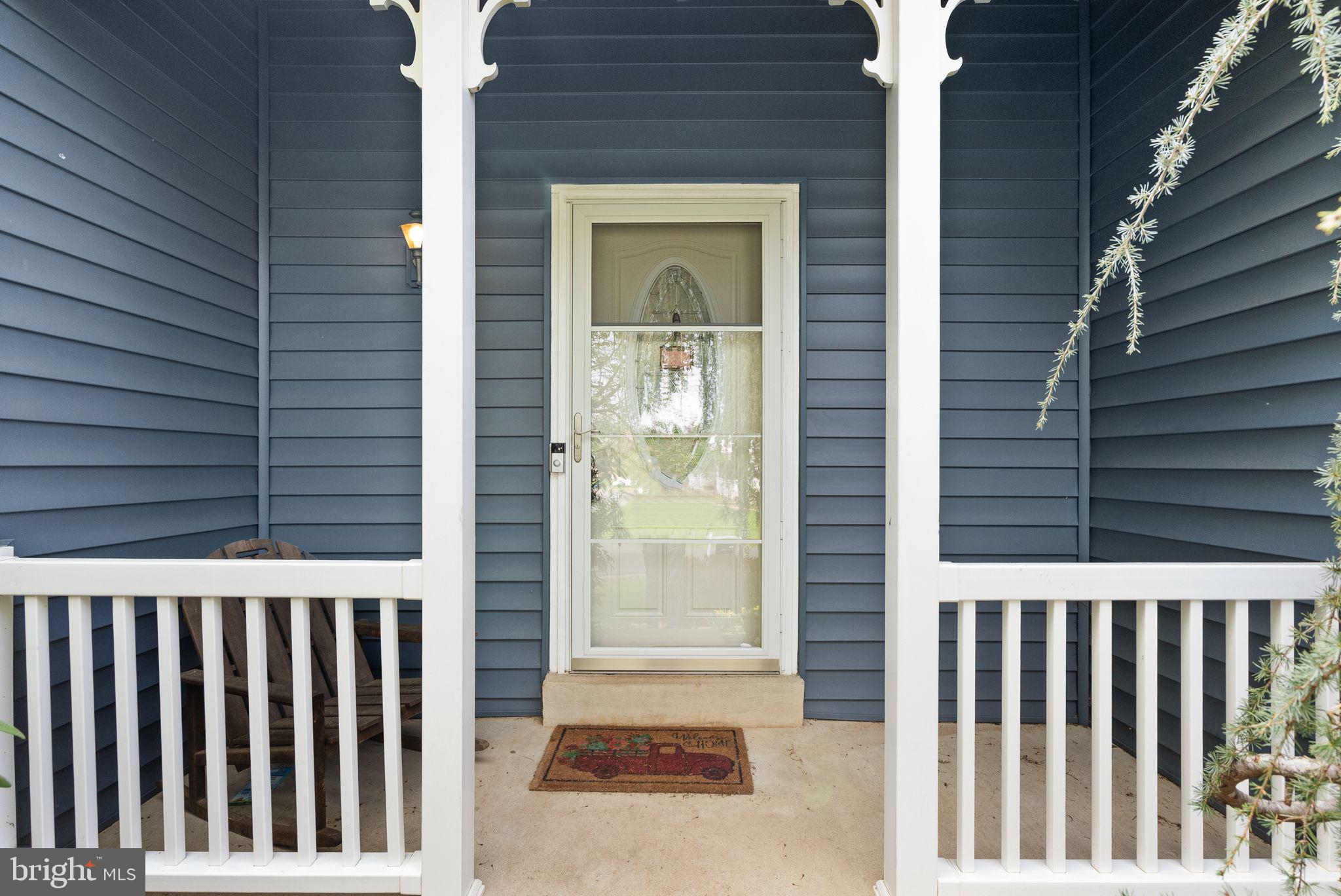 COUNTRY ROADS - Residential