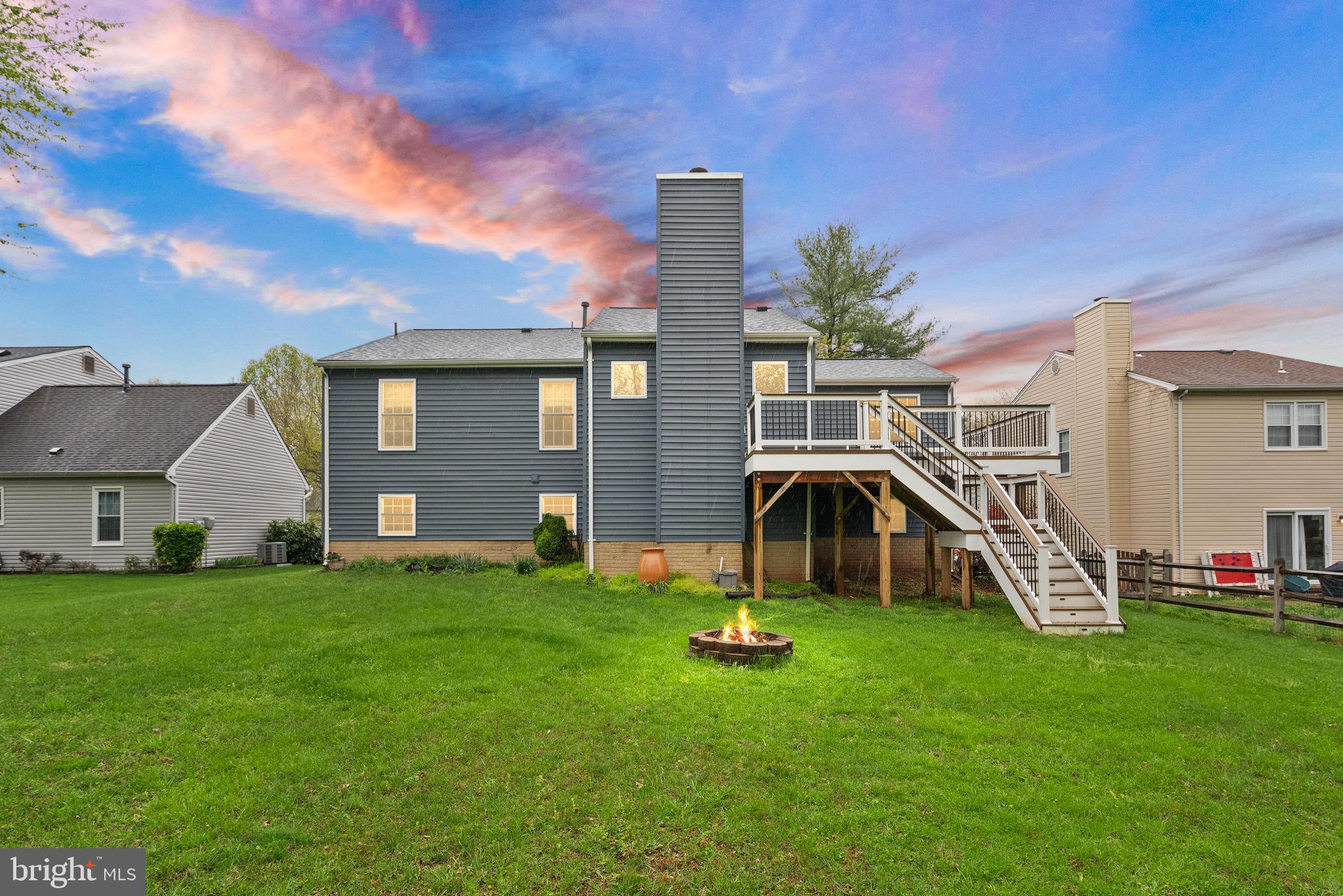 COUNTRY ROADS - Residential