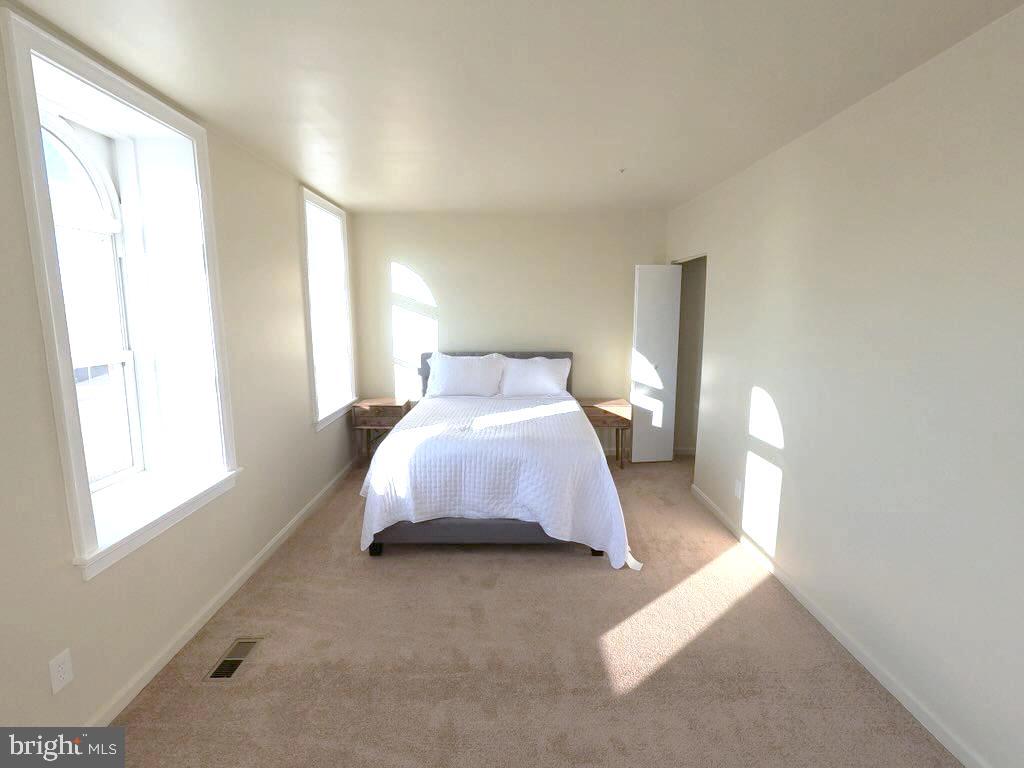 WASHINGTON SQUARE - Residential Lease