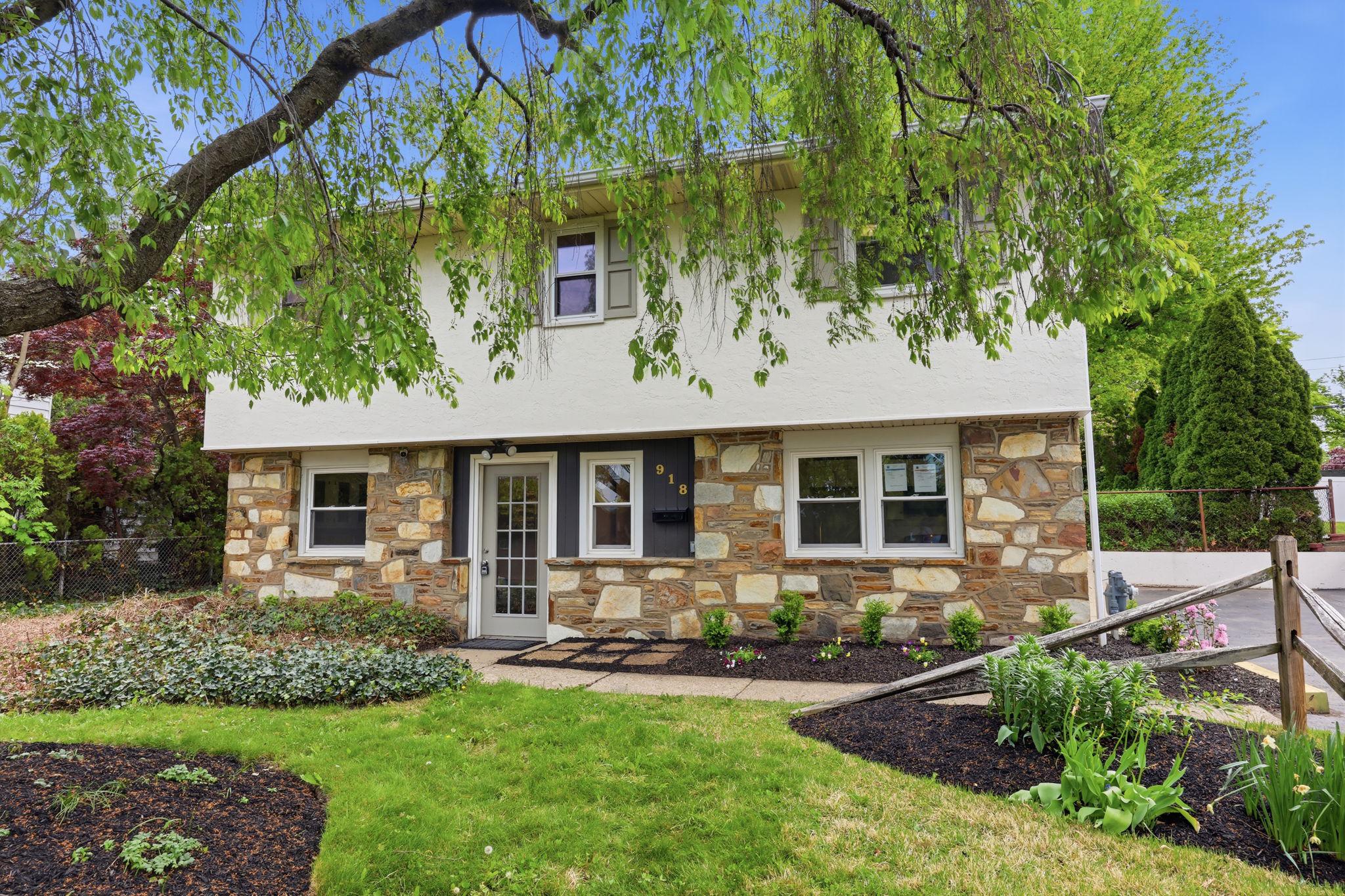 CURRAN TERRACE - Residential