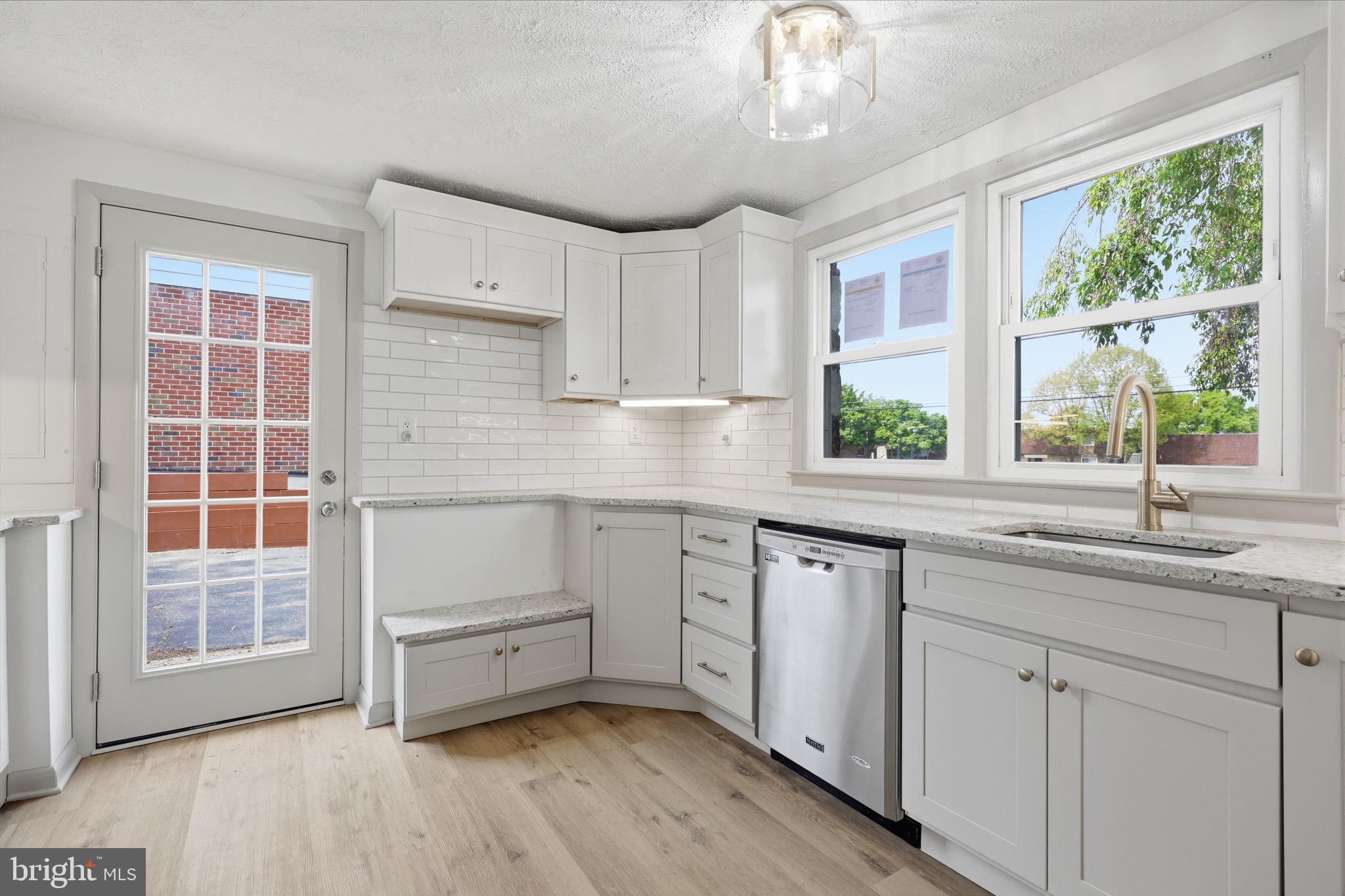 CURRAN TERRACE - Residential