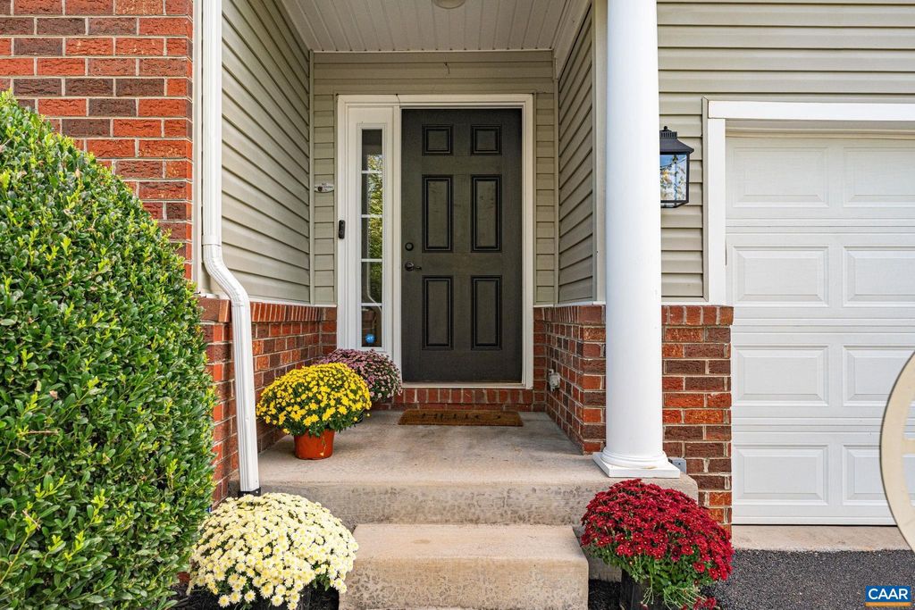 Photo of 945 Justin Dr, PALMYRA, VA 22963 (MLS # 669808)