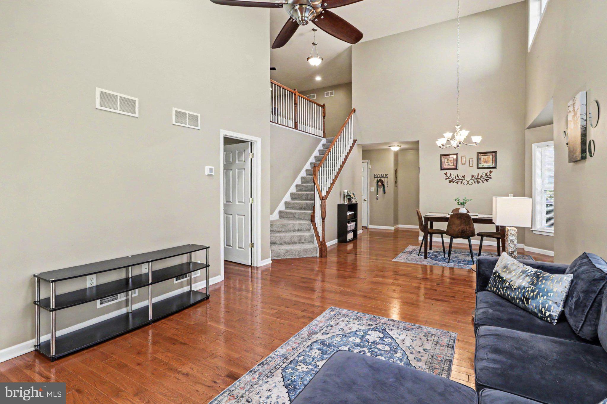 5938 PINEDALE COURT