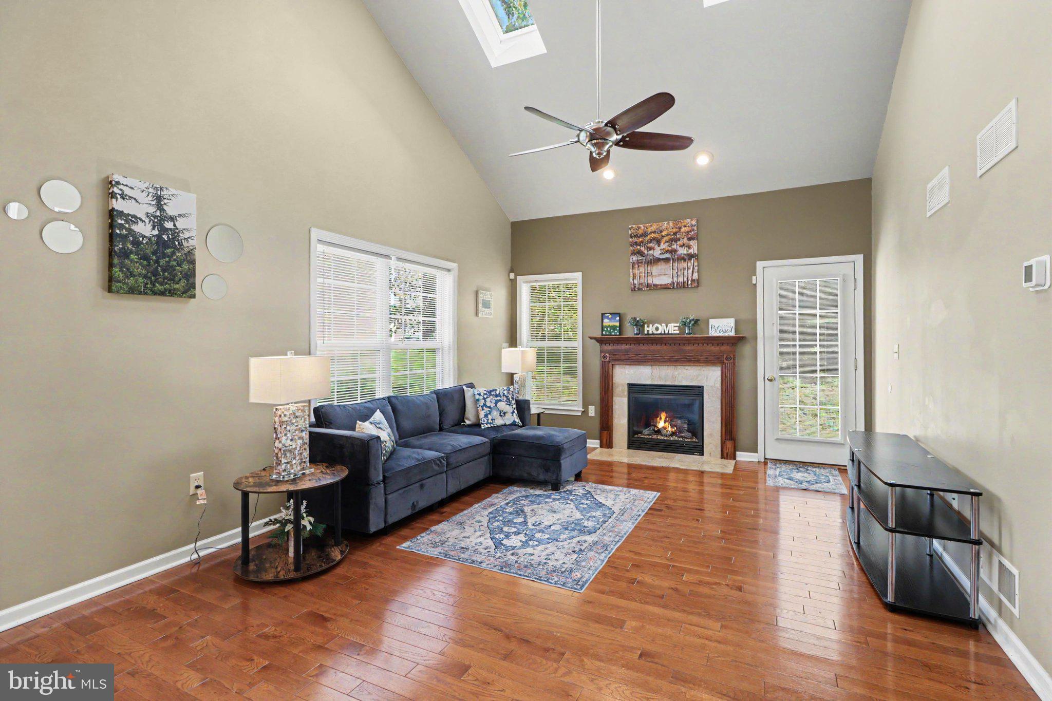 5938 PINEDALE COURT