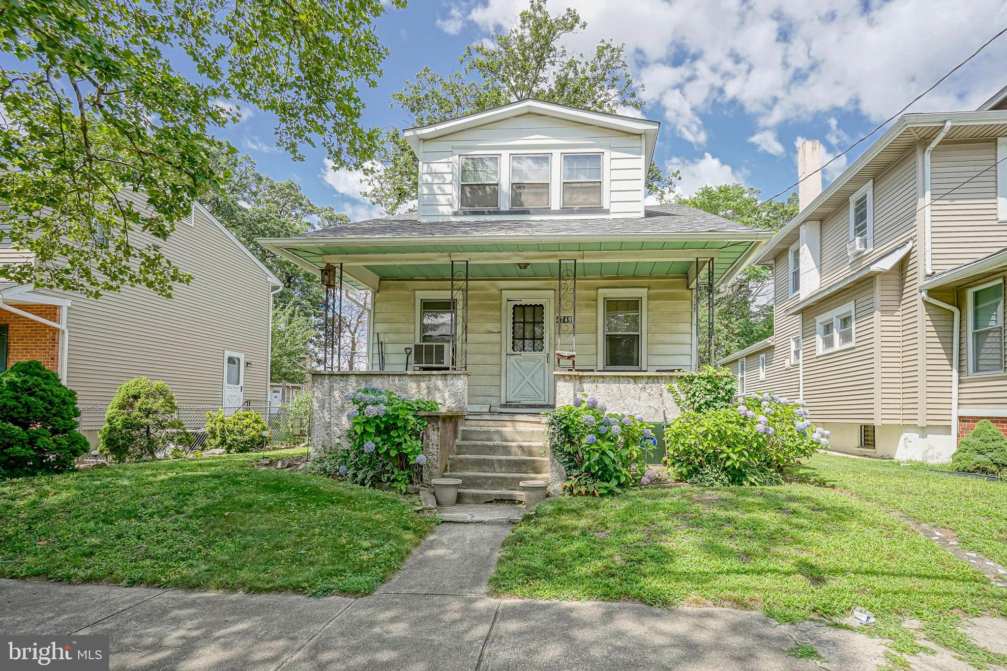 4749 POPLAR AVENUE