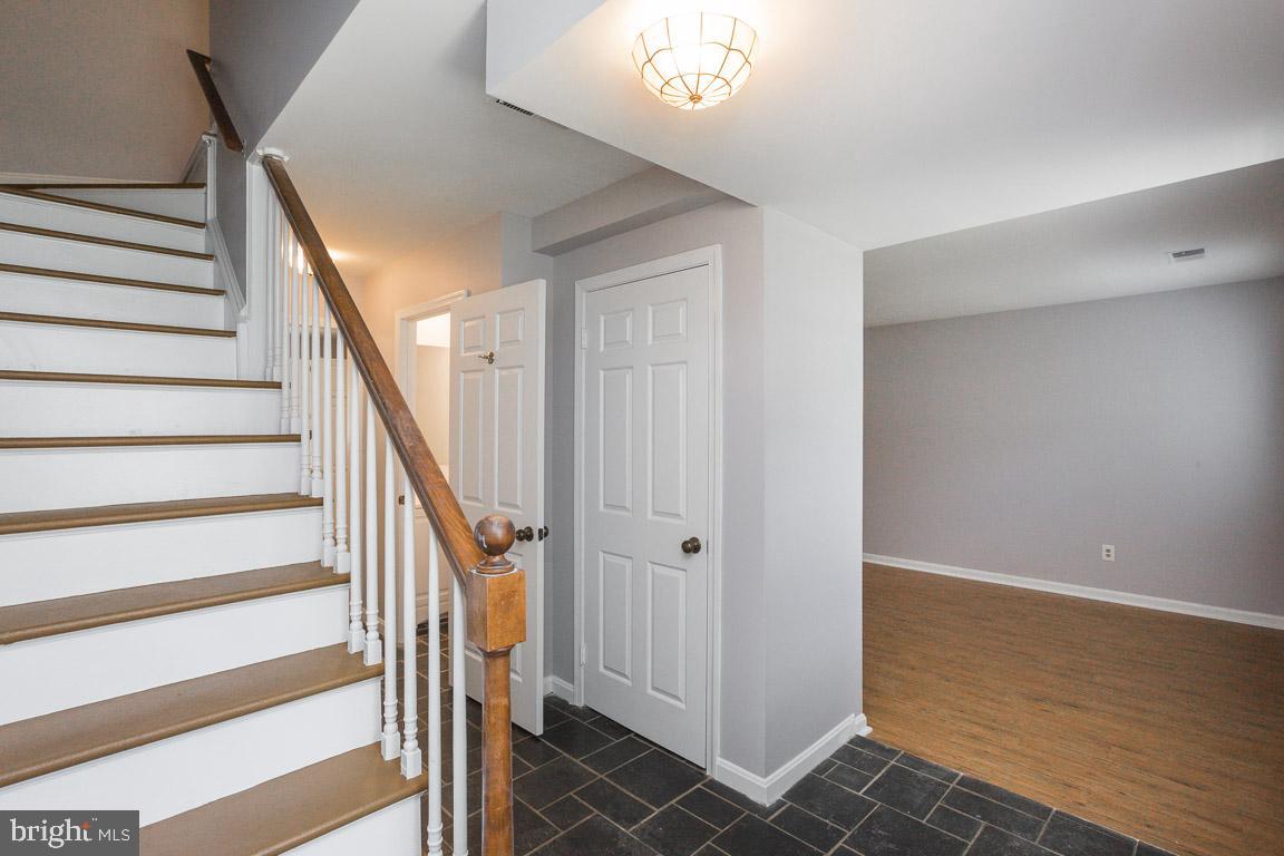 KENWOOD FOREST - Residential