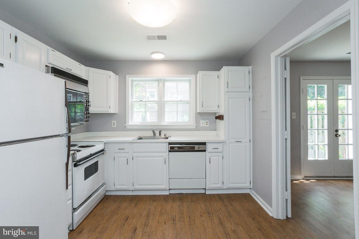 KENWOOD FOREST - Residential