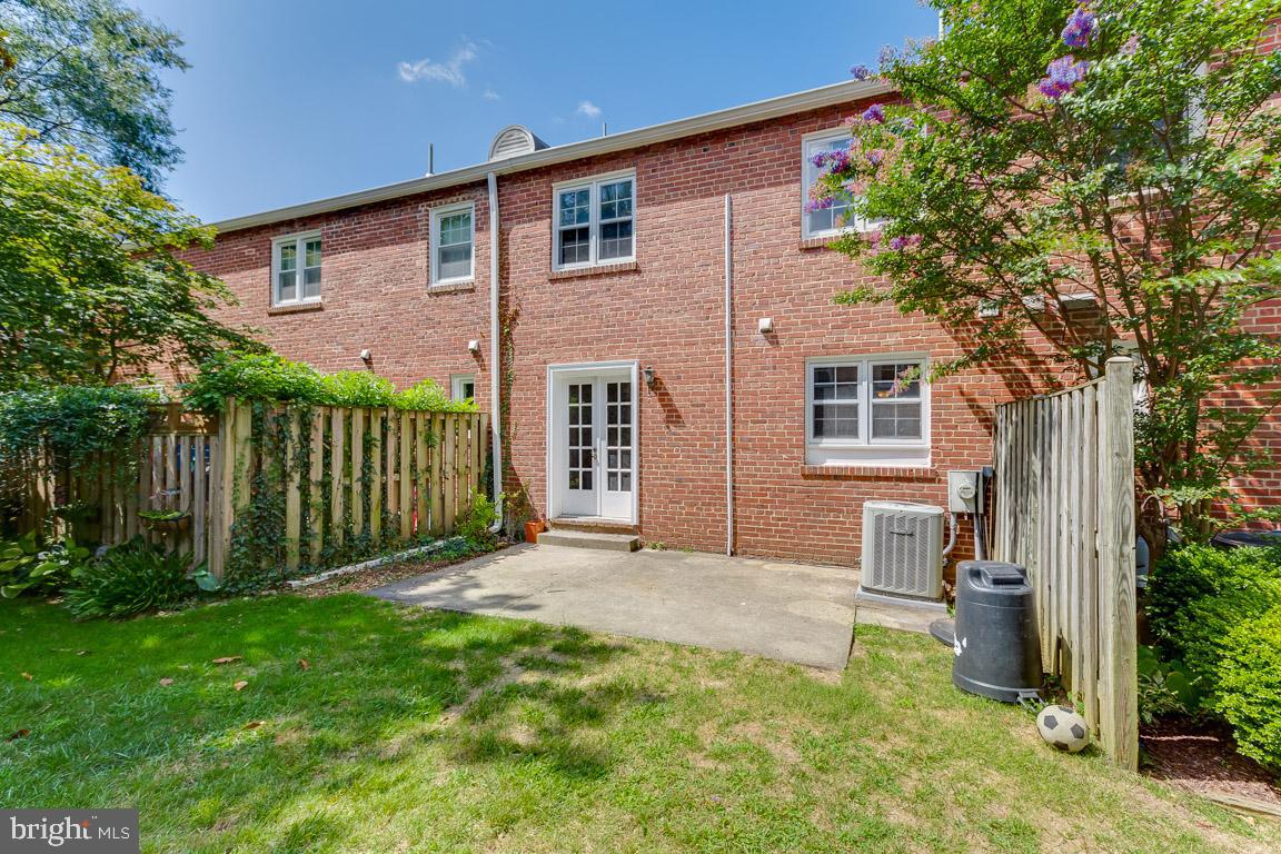 KENWOOD FOREST - Residential