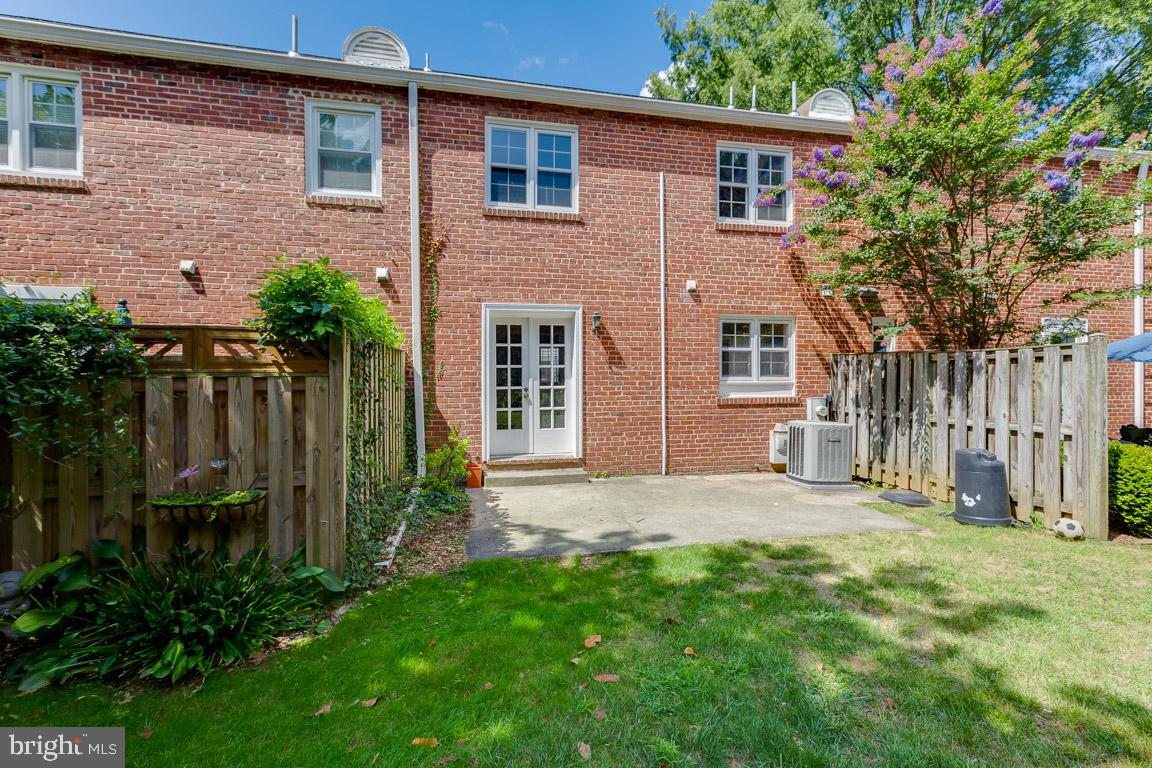 KENWOOD FOREST - Residential