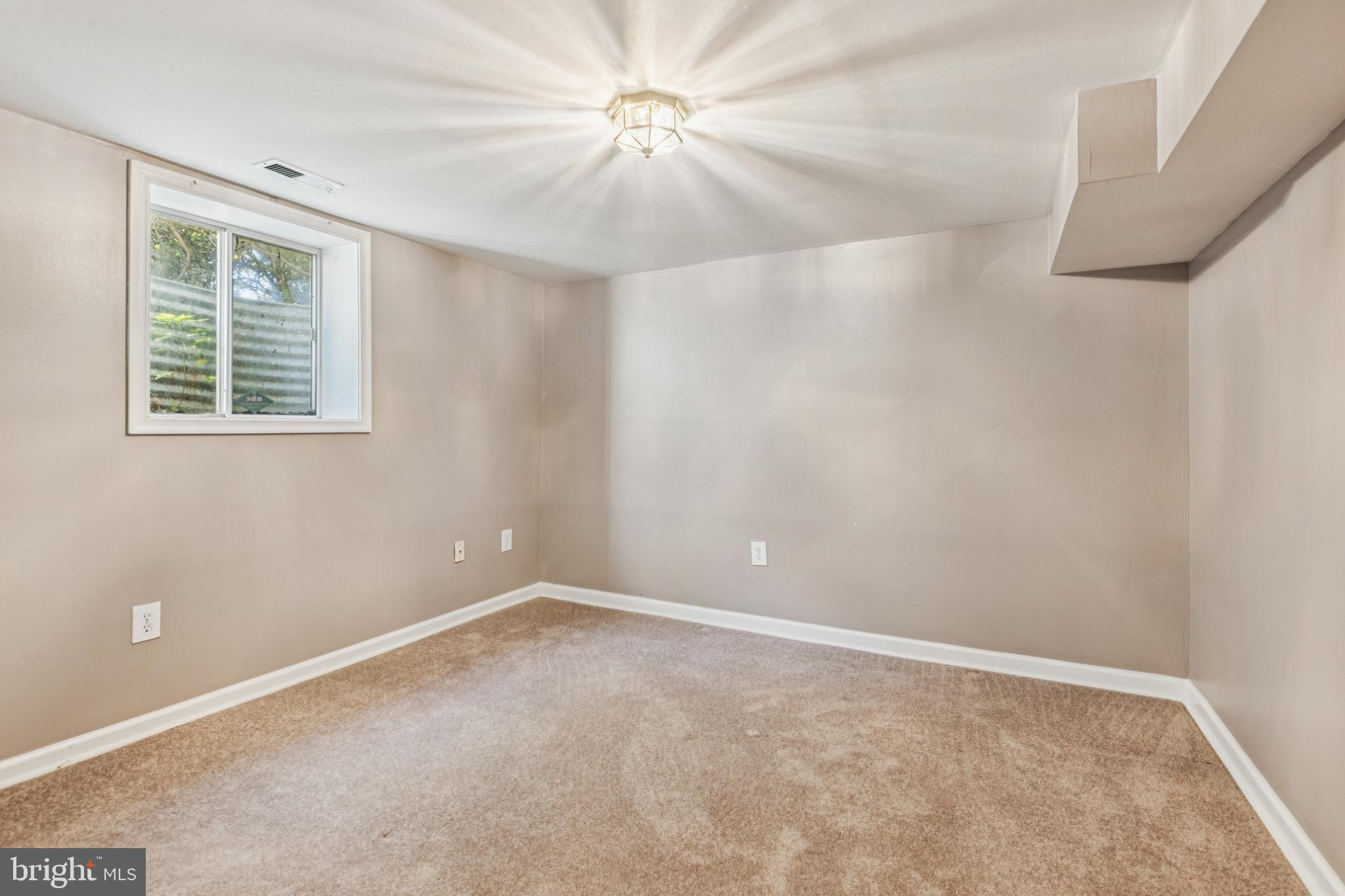 HUNT MEADOW - Residential