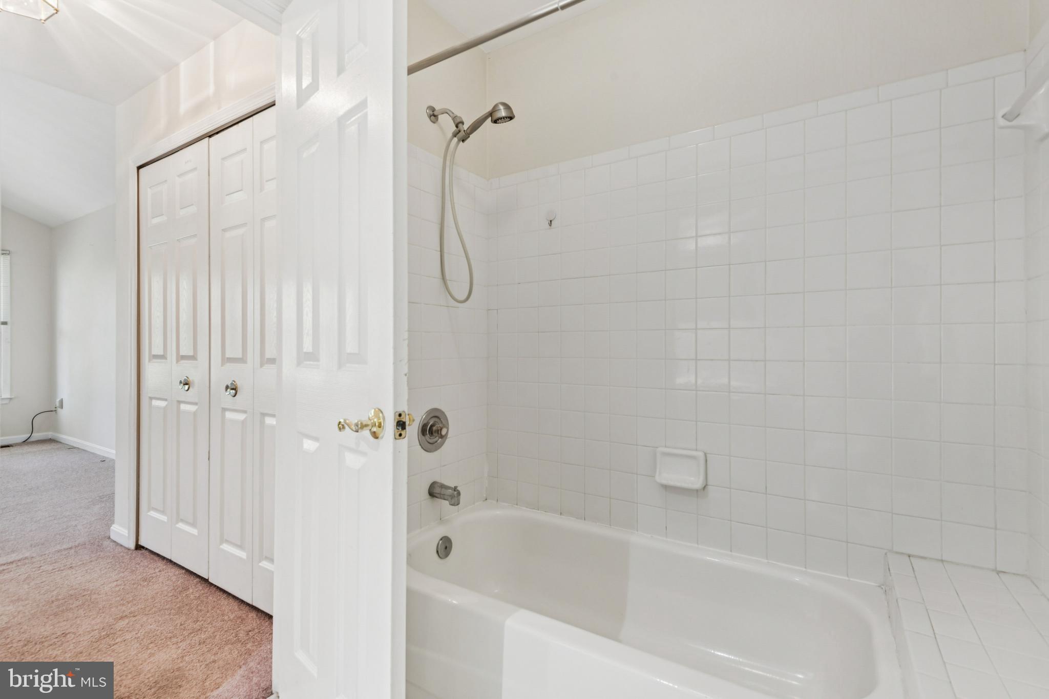 HUNT MEADOW - Residential