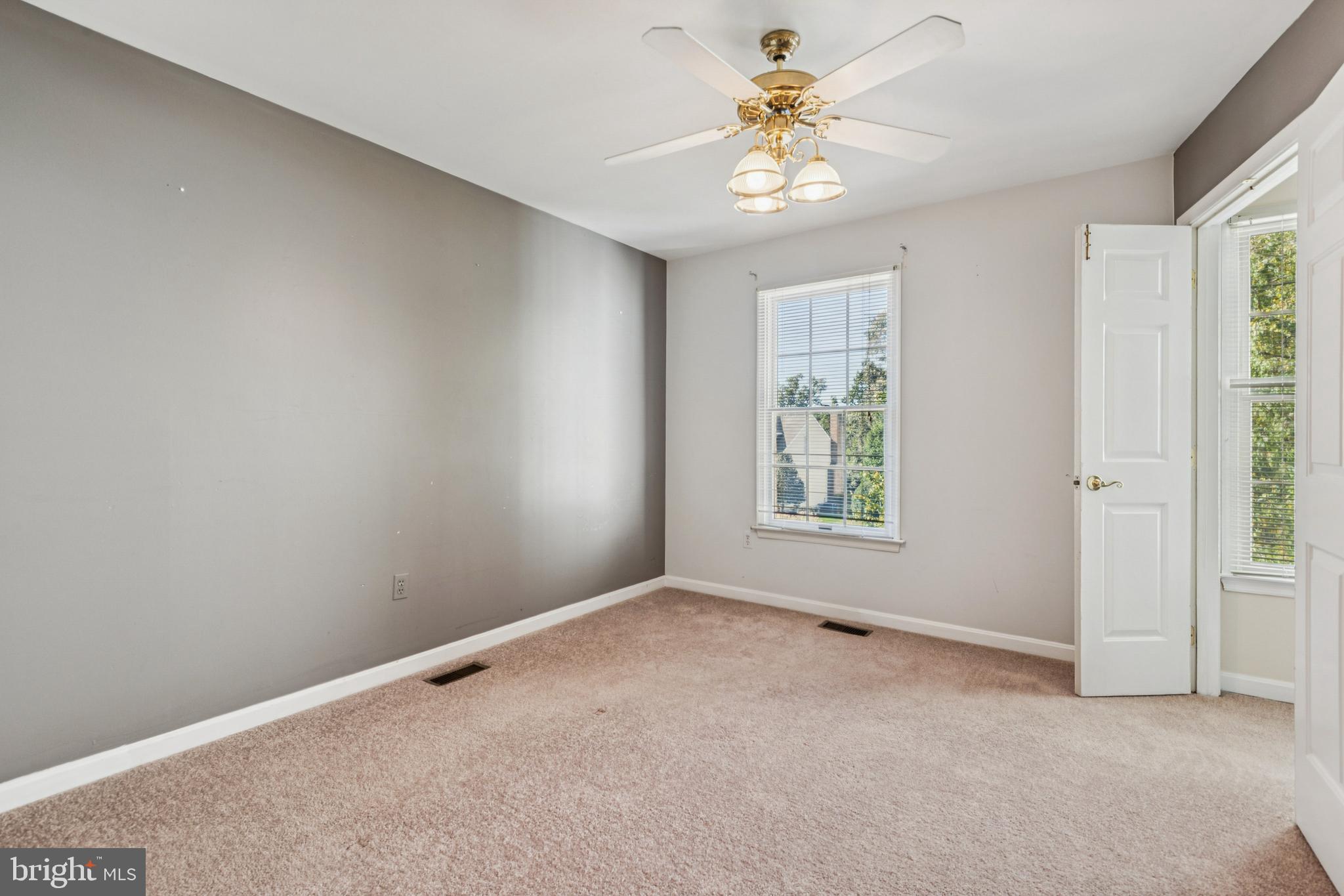 HUNT MEADOW - Residential