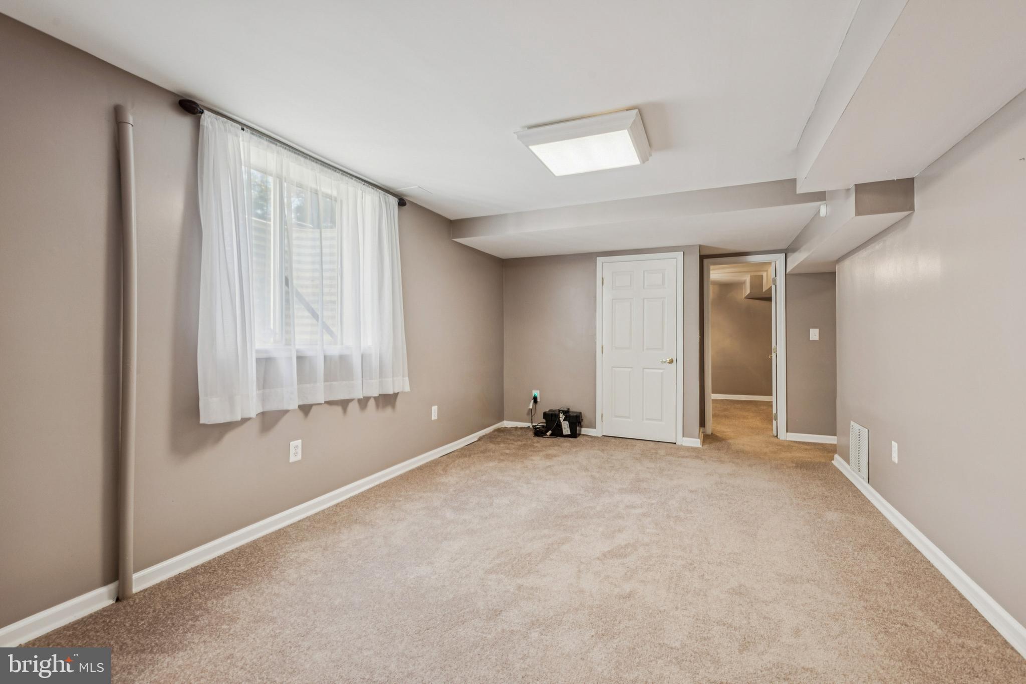 HUNT MEADOW - Residential