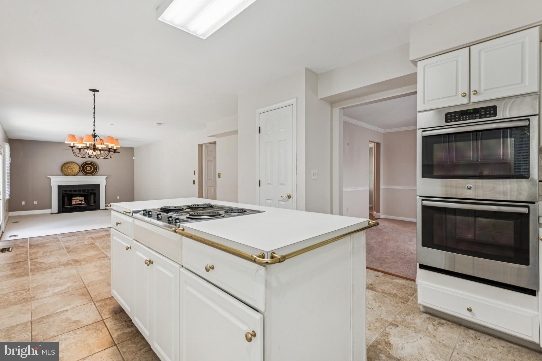 HUNT MEADOW - Residential