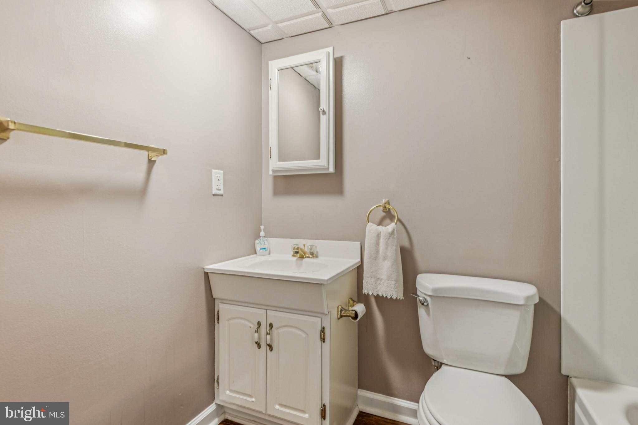 HUNT MEADOW - Residential