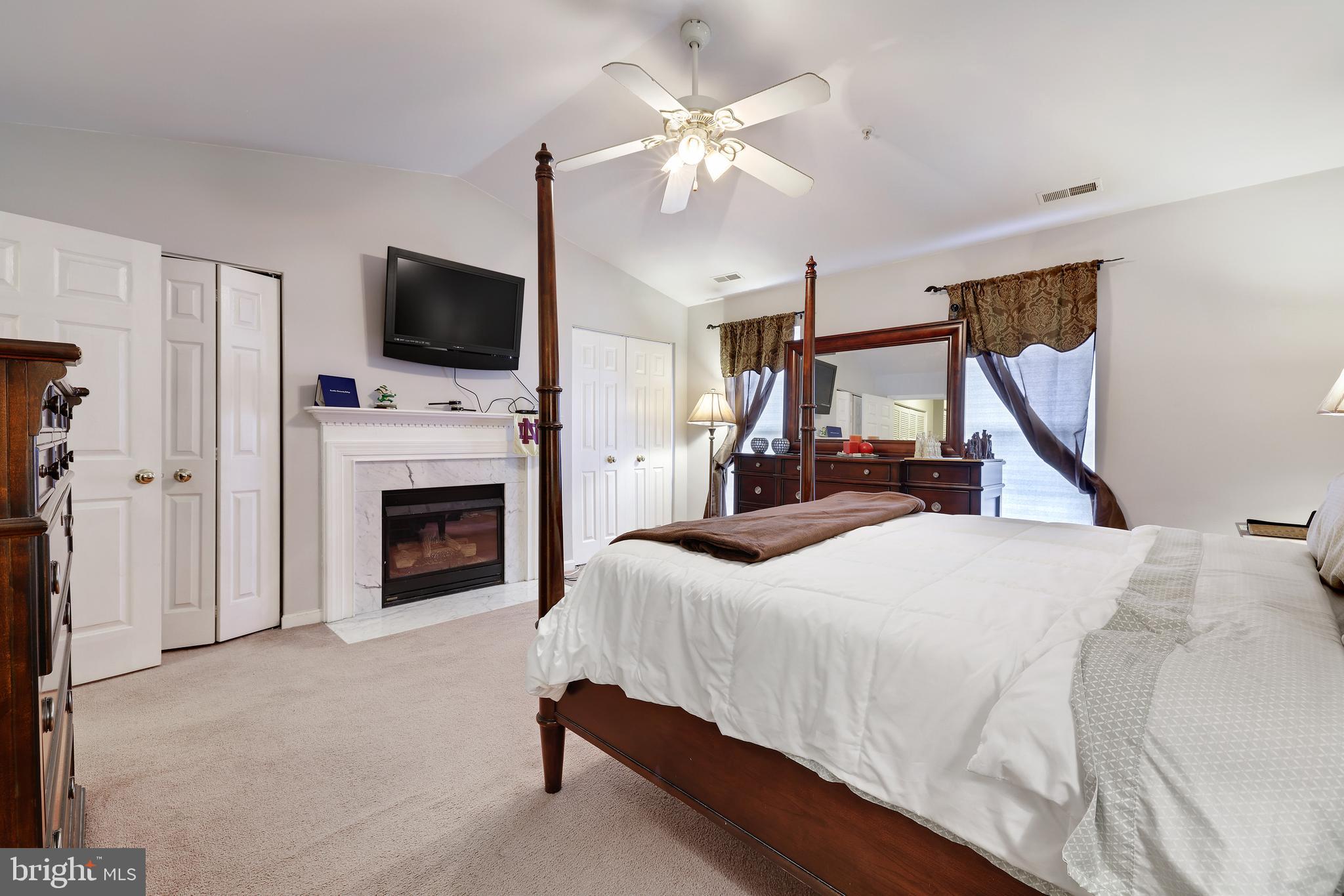 CLOVERLEAF COMMONS - Residential