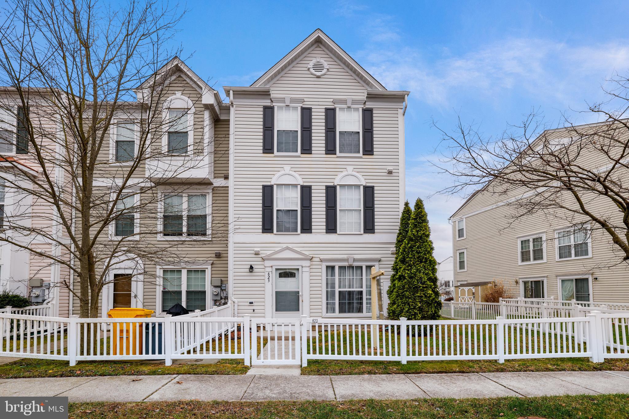 CLOVERLEAF COMMONS - Residential