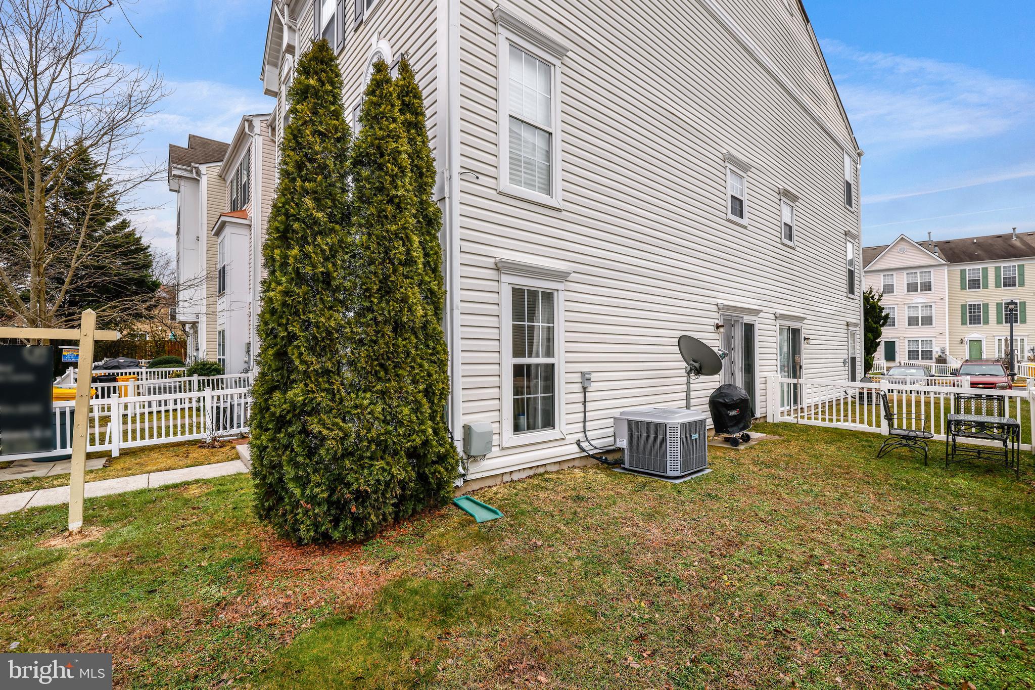 CLOVERLEAF COMMONS - Residential