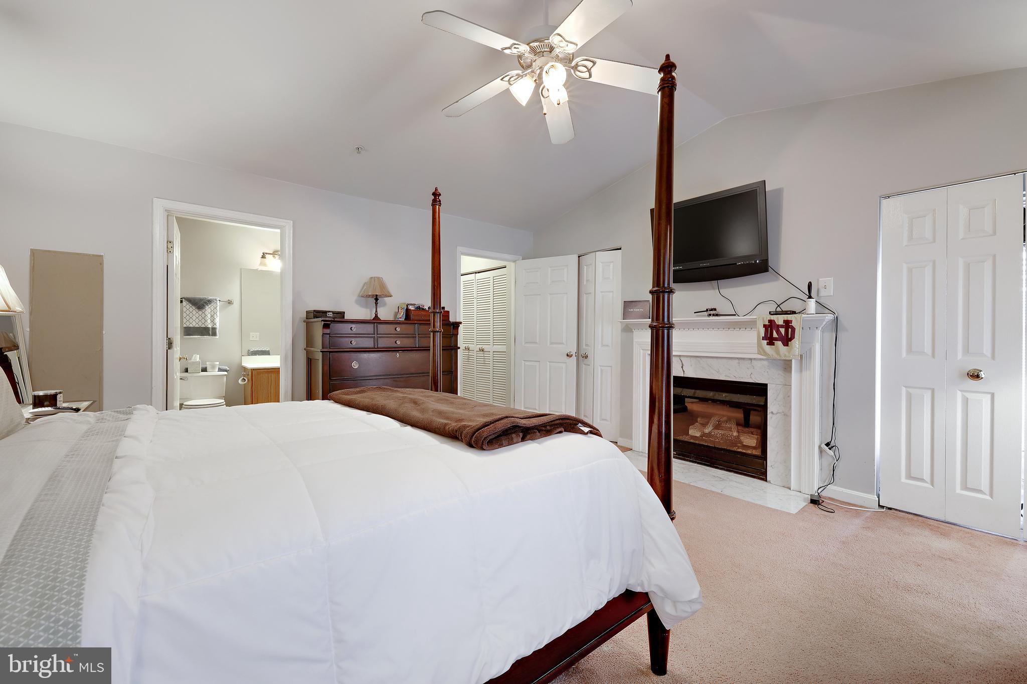 CLOVERLEAF COMMONS - Residential