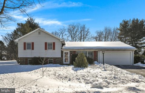 6441 CHERRY STREET EAST PETERSBURG PA 17520