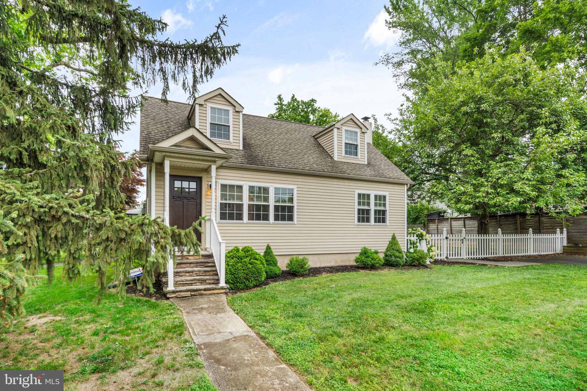 102 COOLIDGE AVE
