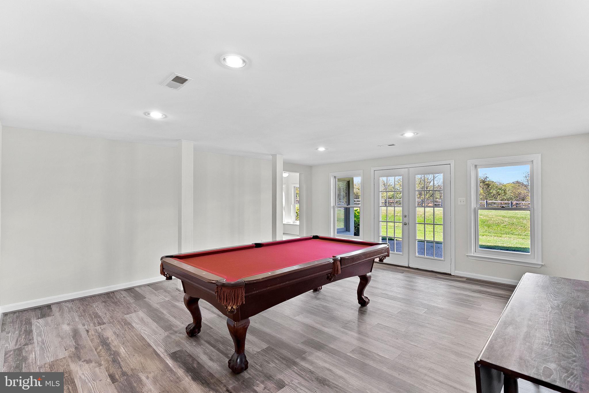 HUNTING HILL FARMS - Residential