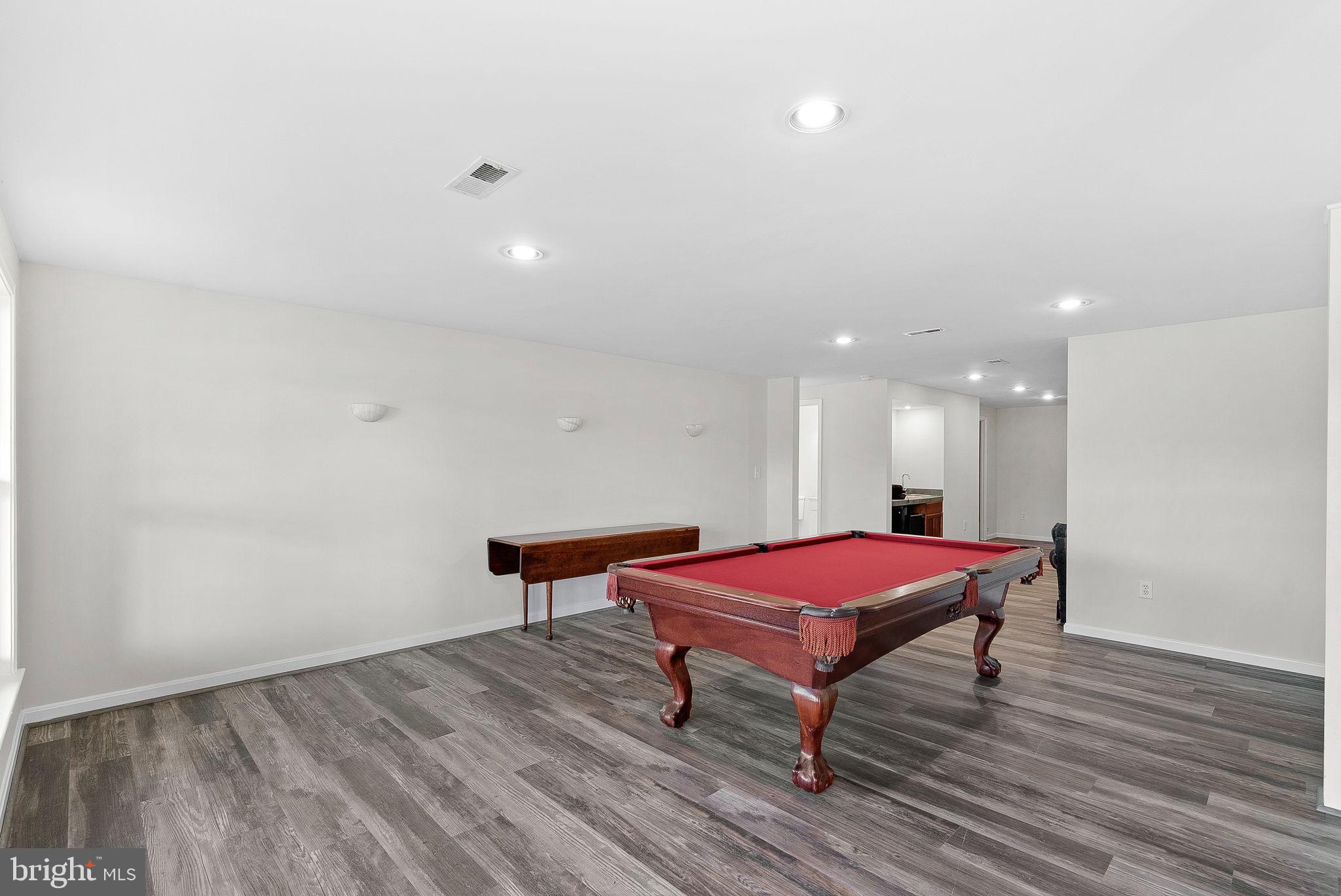 HUNTING HILL FARMS - Residential