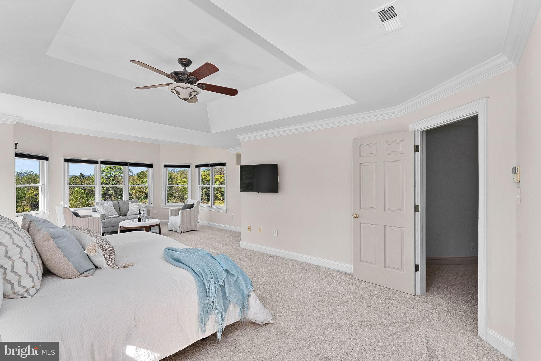 HUNTING HILL FARMS - Residential