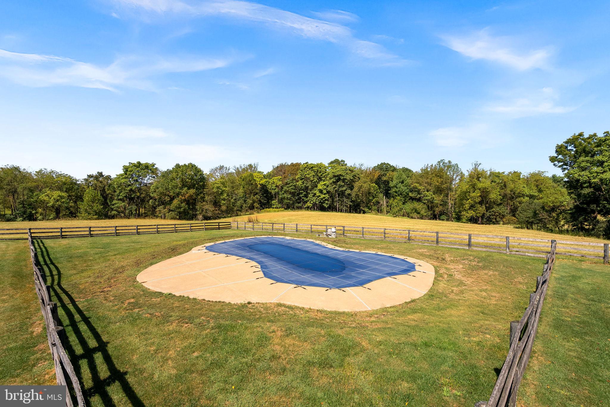 HUNTING HILL FARMS - Residential