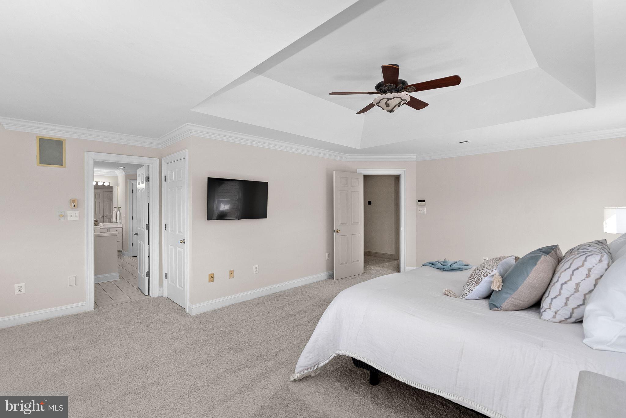 HUNTING HILL FARMS - Residential