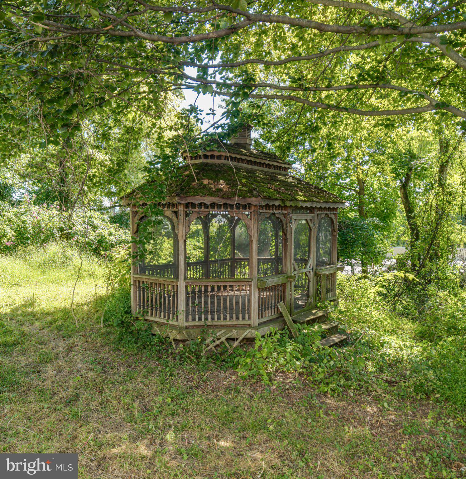 5033 WOODBOX LANE
