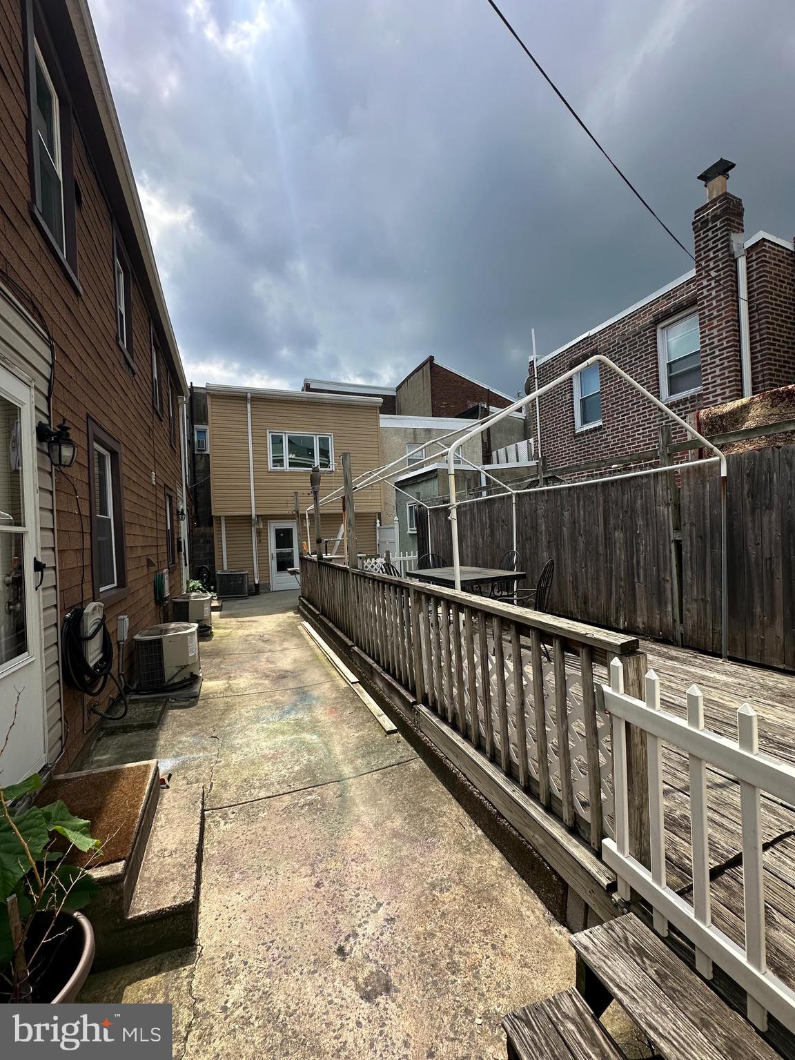 PORT RICHMOND - Residential Lease