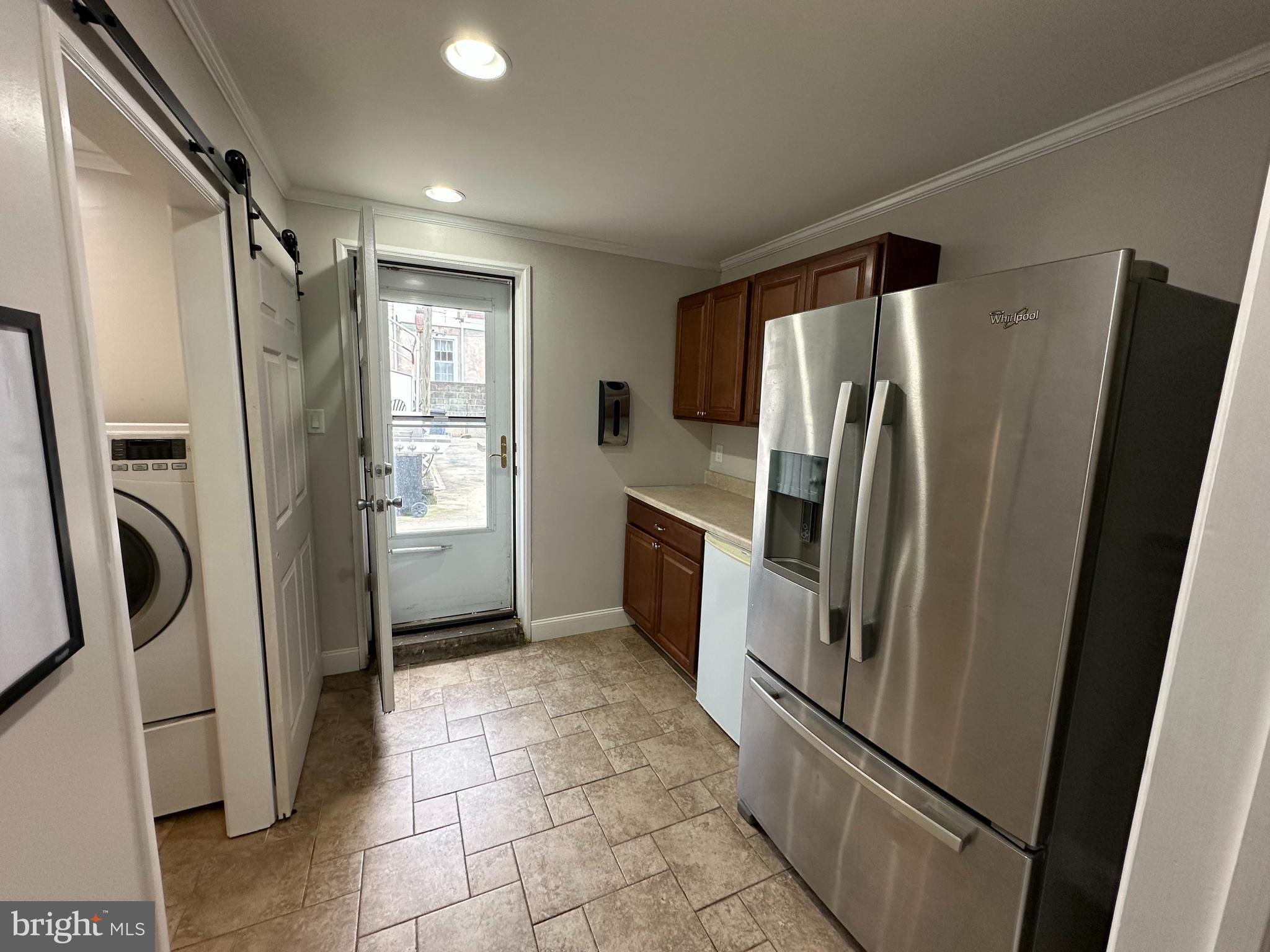 PORT RICHMOND - Residential Lease